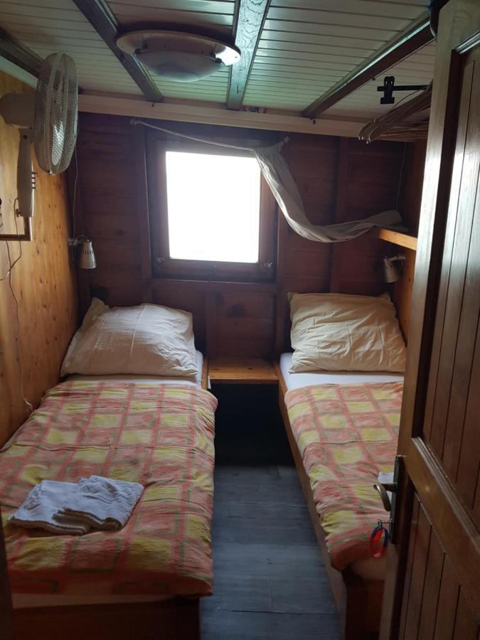 Boat & Breakfast Botel