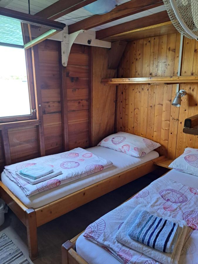 Boat & Breakfast Botel *